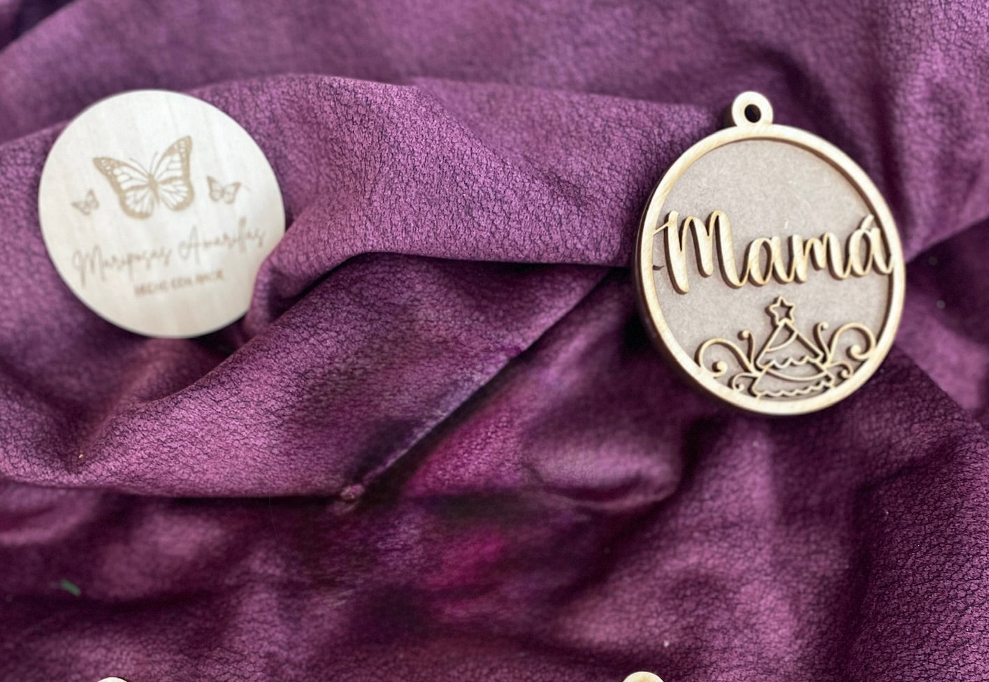 🎄 Bolas de Navidad en Madera Bicolor – Personalizadas y en Doble Capa🎁