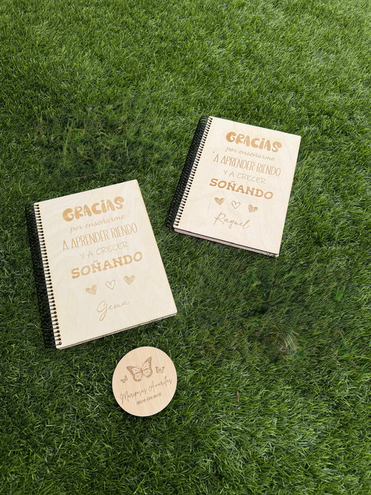 Cuaderno Personalizado con Tapas de Madera – “Gracias por enseñarme…”