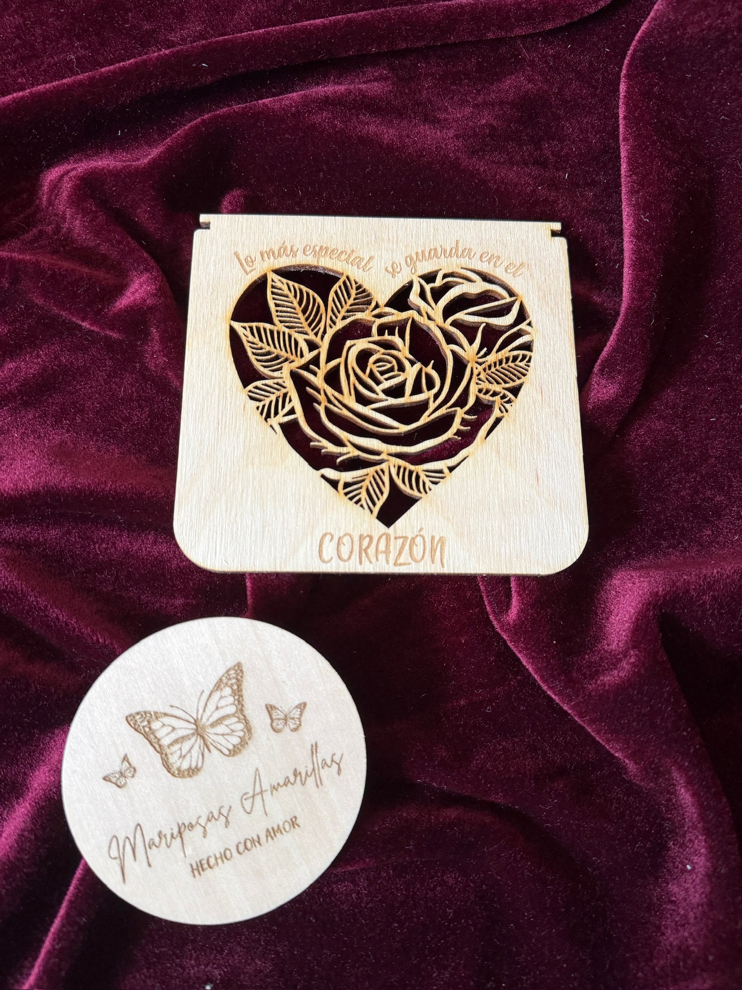 Caja joyero corazón con rosa