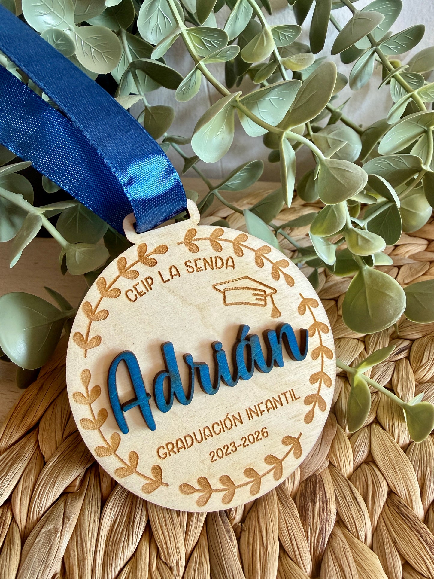 Medalla de Madera Personalizada para Graduación Escolar