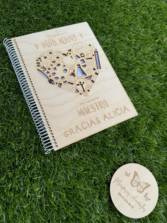 📘 Cuaderno Personalizado de Madera para Profesor/a
