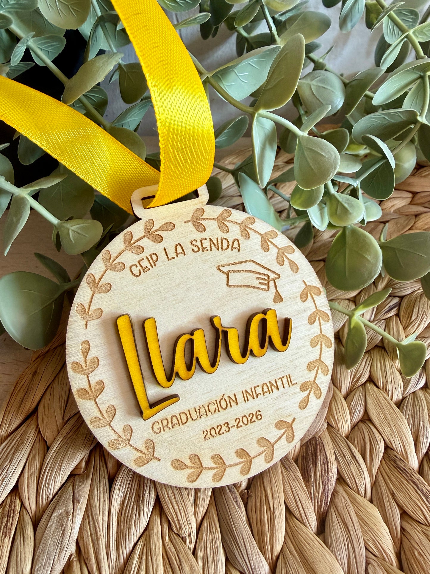 Medalla de Madera Personalizada para Graduación Escolar