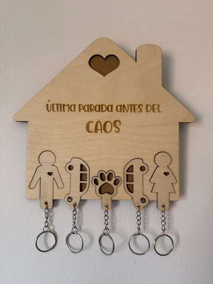 Cuelgallaves personalizado de madera de abedul – Diseño casita con llaveros encajables