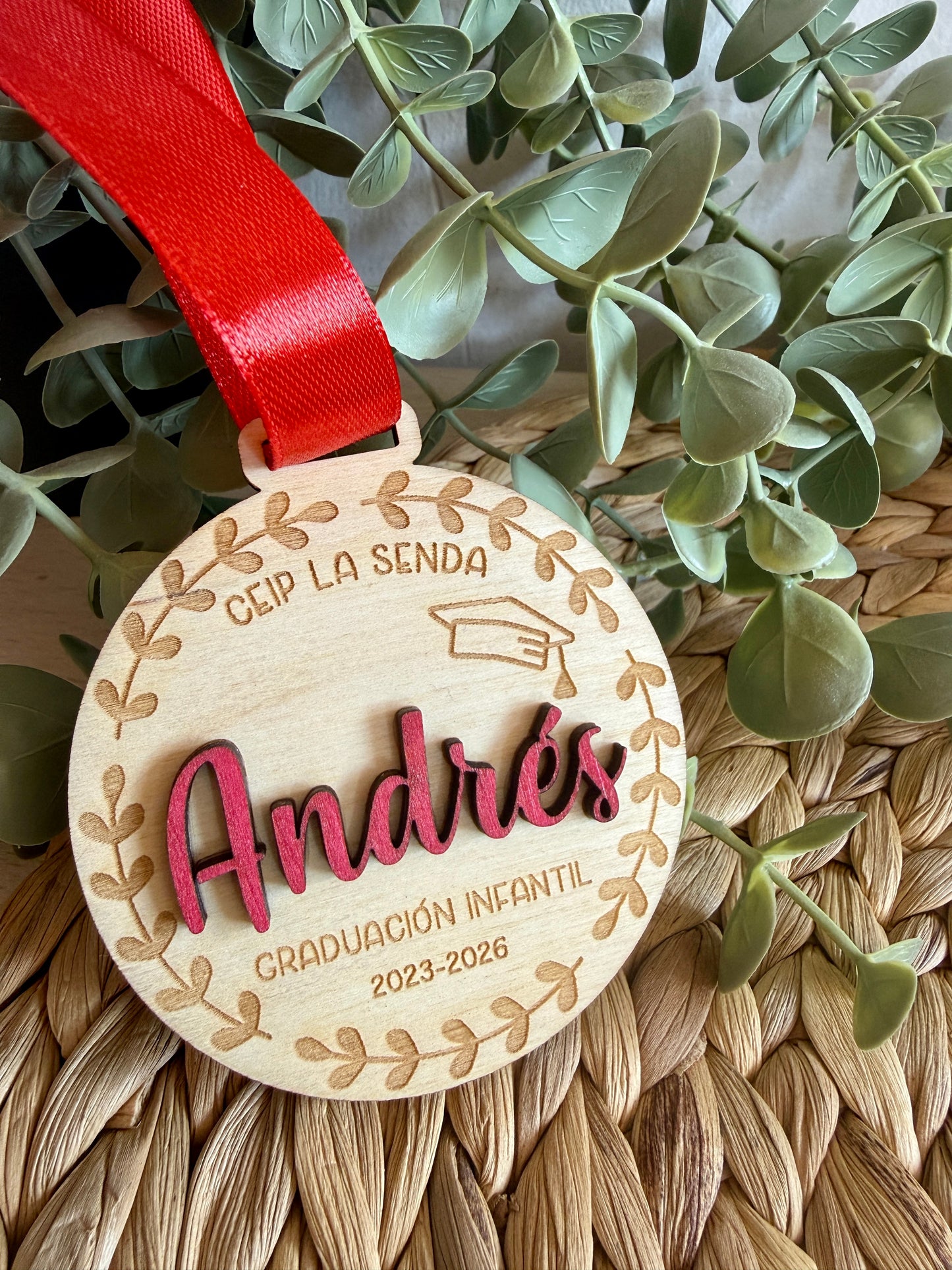 Medalla de Madera Personalizada para Graduación Escolar