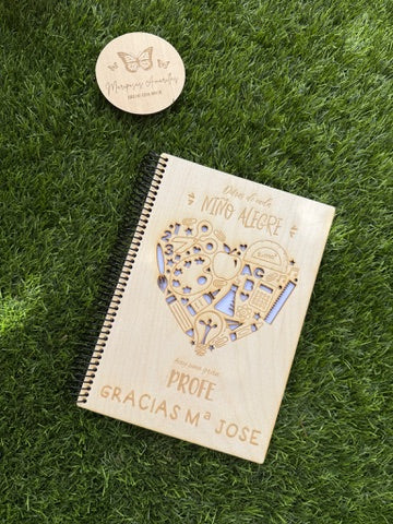 📘 Cuaderno Personalizado de Madera para Profesor/a