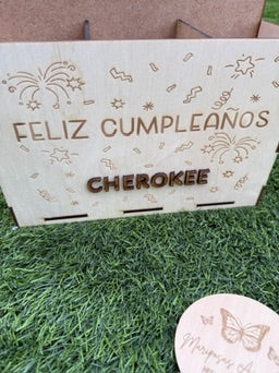 🪵 Cesta de Madera Artesanal para 6 Botellines de Cerveza – Personalizable