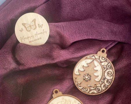 🎄 Bolas de Navidad en Madera de Doble Capa ✨