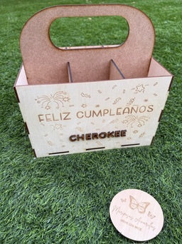 🪵 Cesta de Madera Artesanal para 6 Botellines de Cerveza – Personalizable