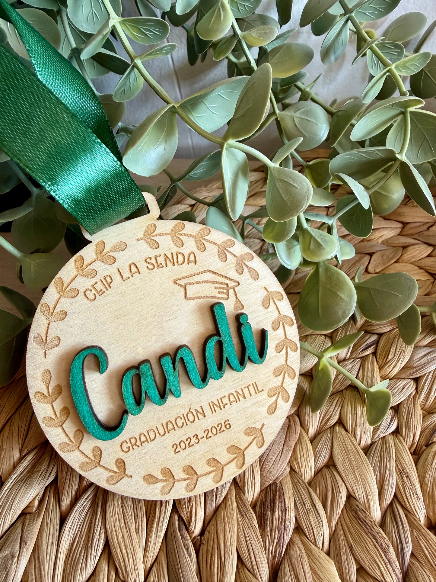 Medalla de Madera Personalizada para Graduación Escolar
