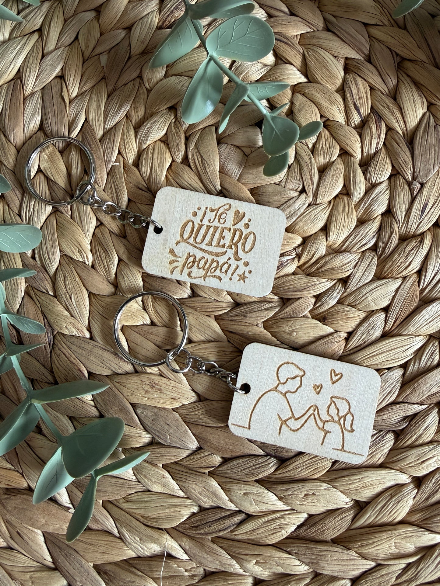 Llaveros de madera de abedul grabados – Un detalle especial para papá