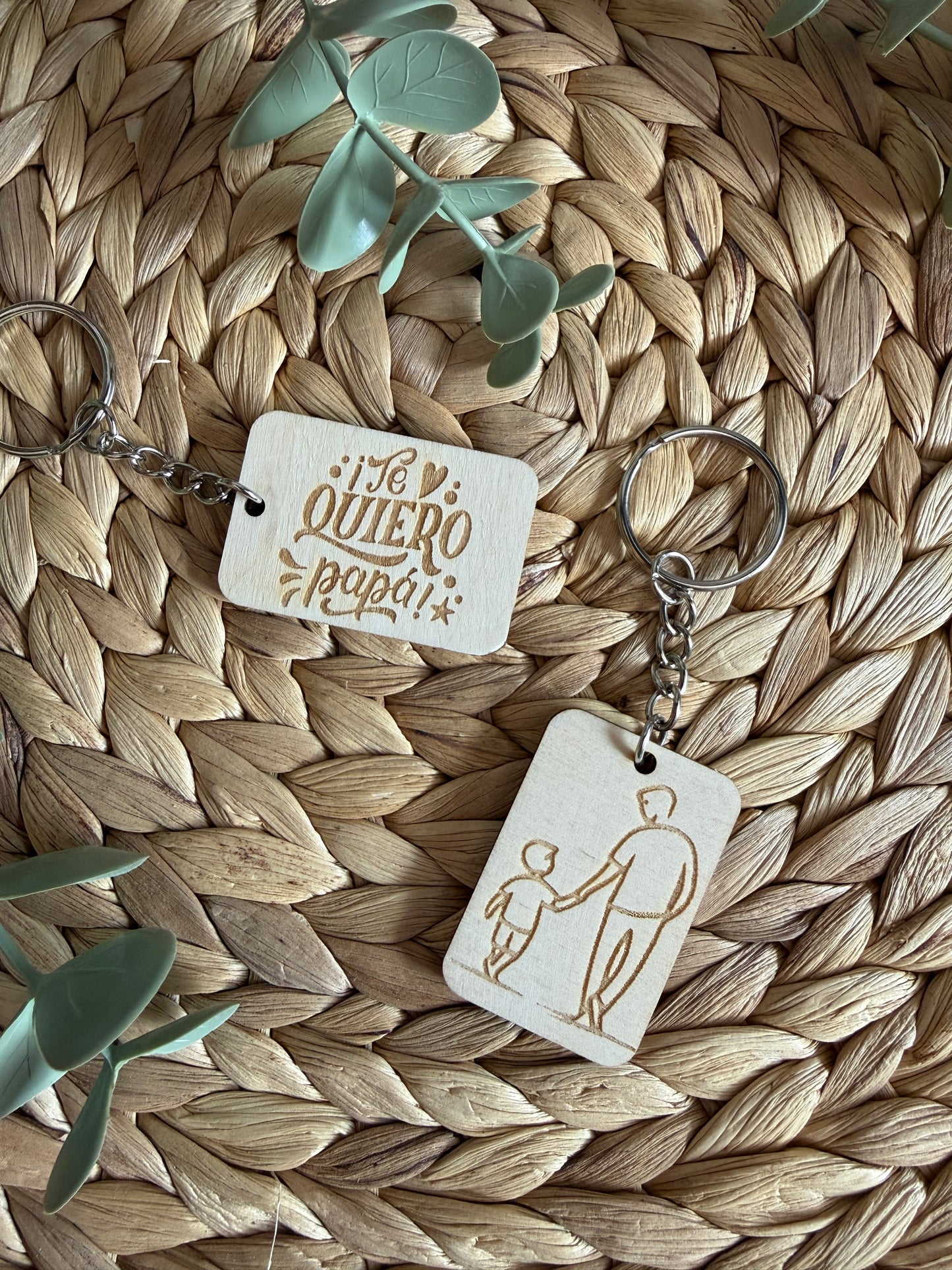 Llaveros de madera de abedul grabados – Un detalle especial para papá
