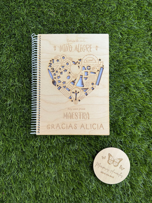 📘 Cuaderno Personalizado de Madera para Profesor/a