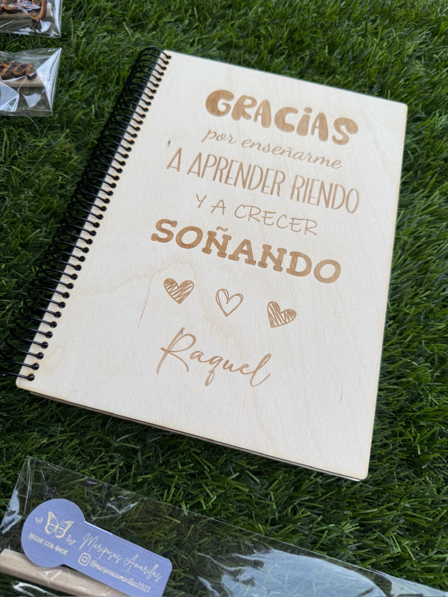 Cuaderno Personalizado con Tapas de Madera – “Gracias por enseñarme…”