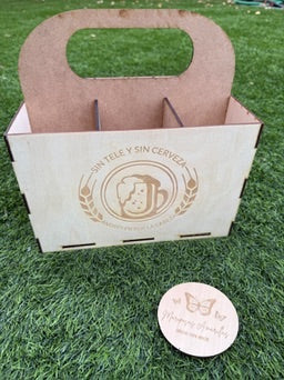 🪵 Cesta de Madera Artesanal para 6 Botellines de Cerveza – Personalizable