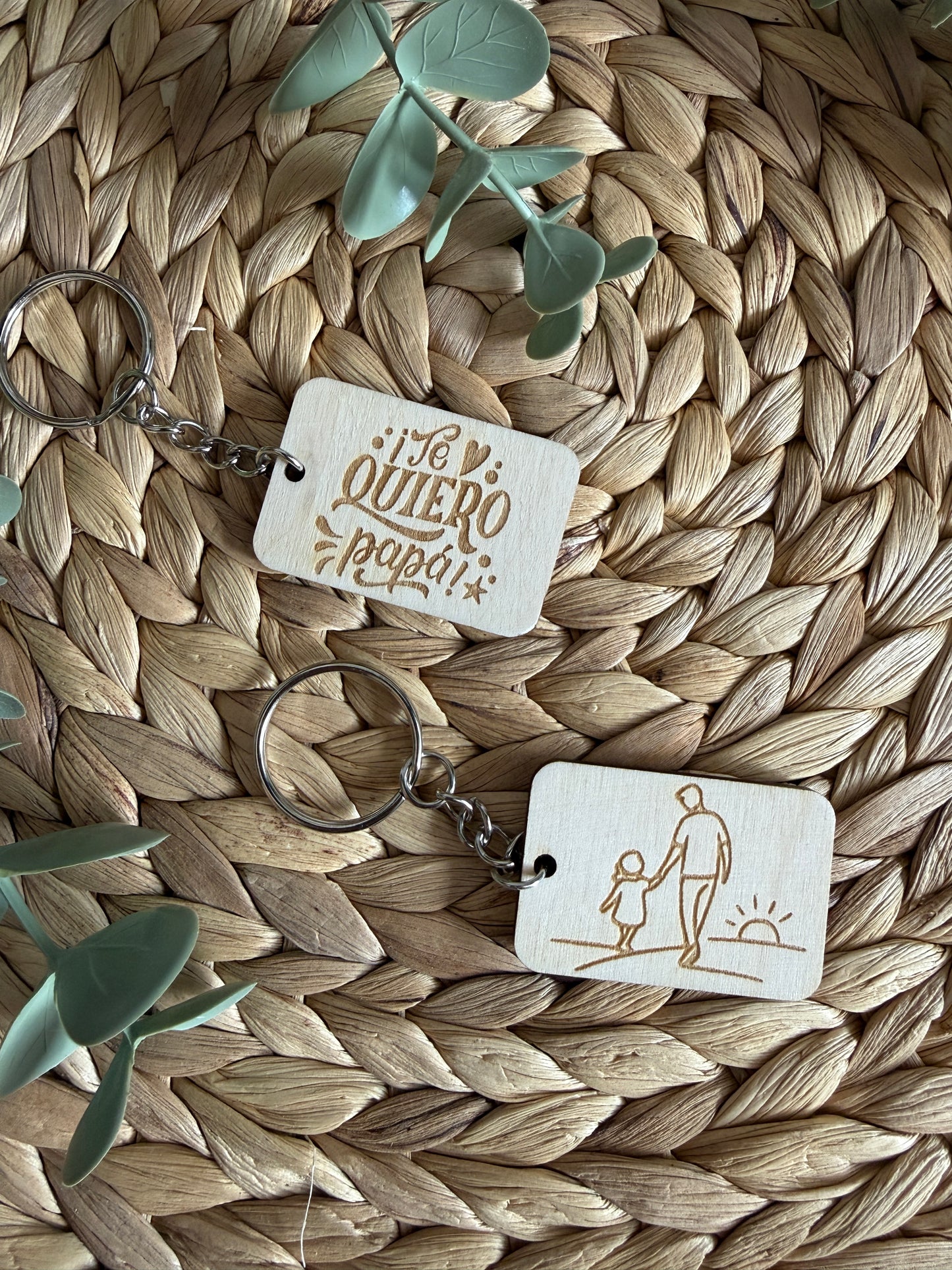 Llaveros de madera de abedul grabados – Un detalle especial para papá