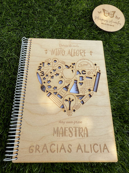 📘 Cuaderno Personalizado de Madera para Profesor/a