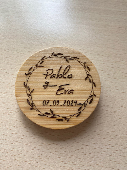 Abridor de bambú con iman boda