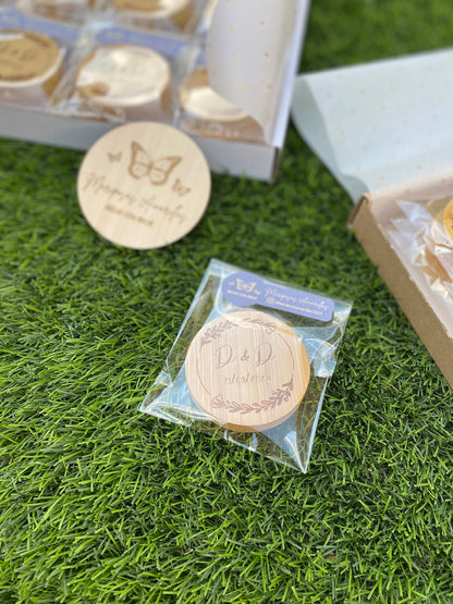 Abridor de bambú con iman boda