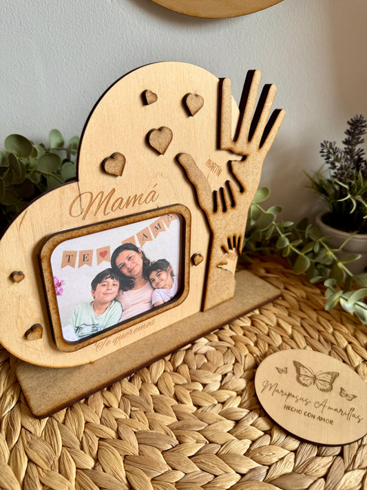 Marco de madera personalizado para mamá. Modelo corazón