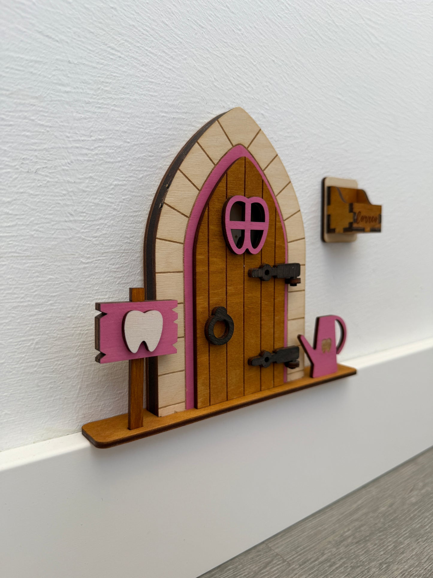 Puerta del Ratón Pérez de madera personalizada – Hecha a mano