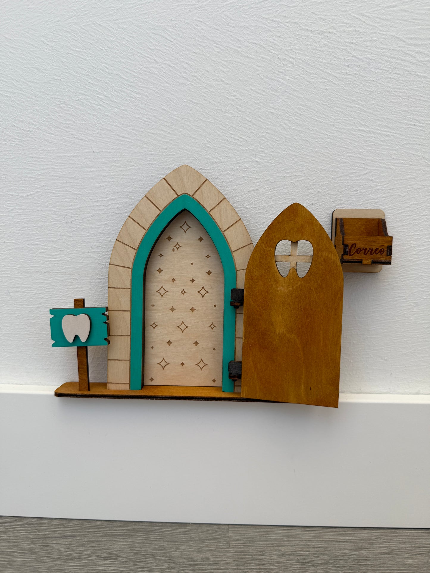 Puerta del Ratón Pérez de madera personalizada – Hecha a mano