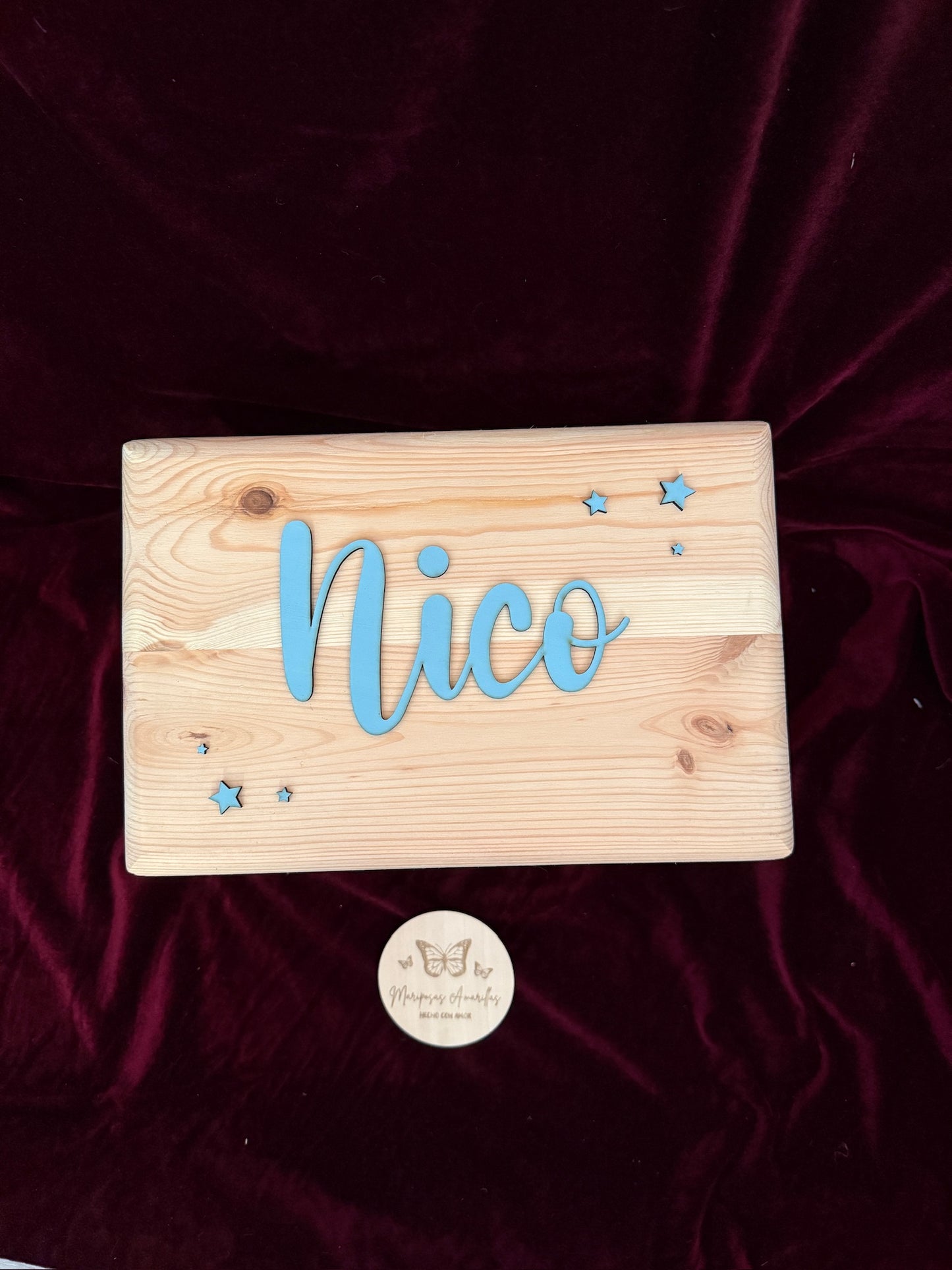 Caja de madera personalizada con nombre