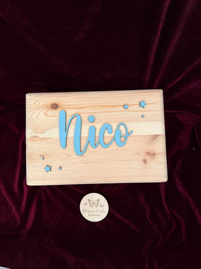Caja de madera personalizada con nombre
