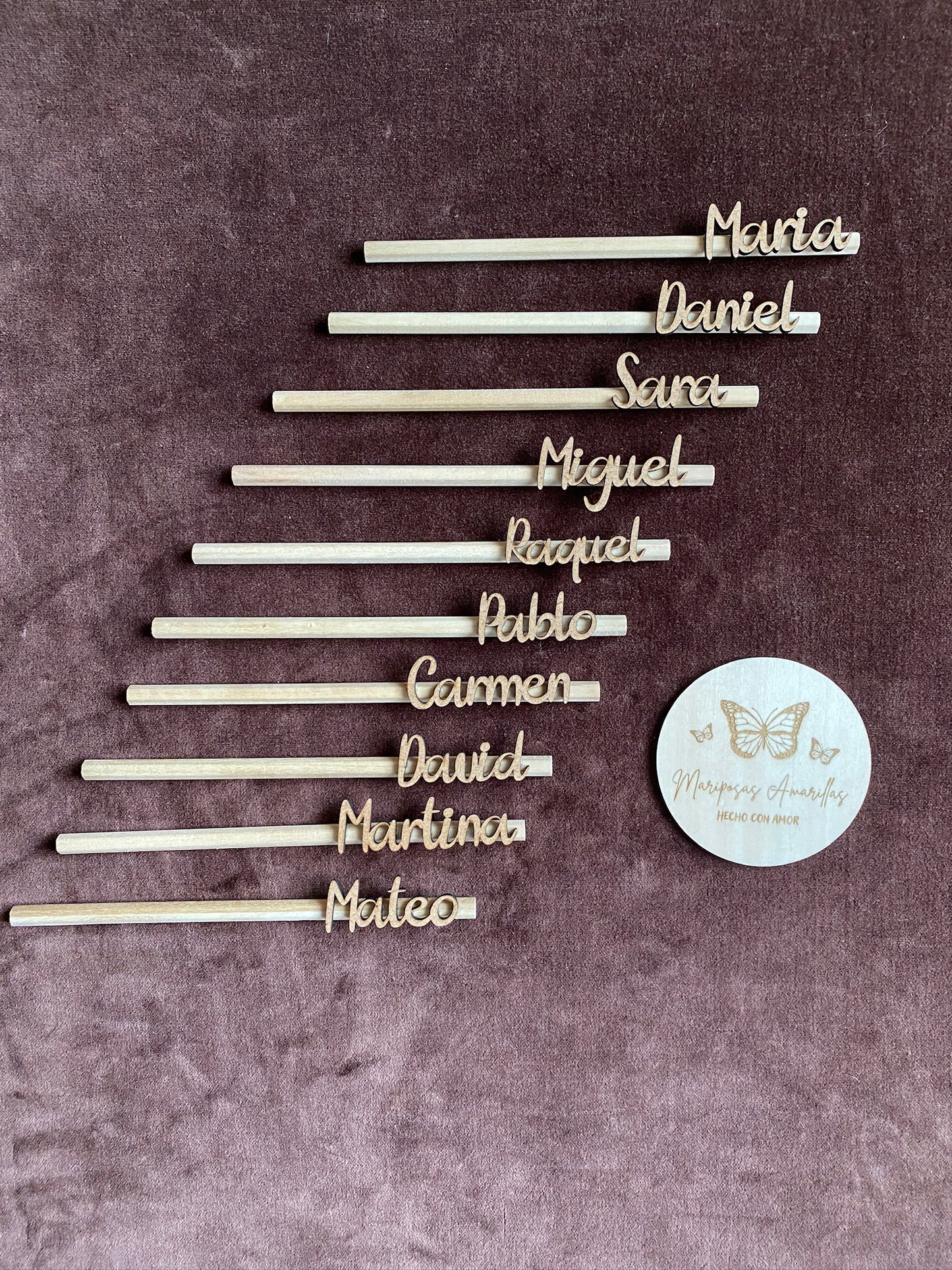 Lapiceros personalizados con nombre en madera