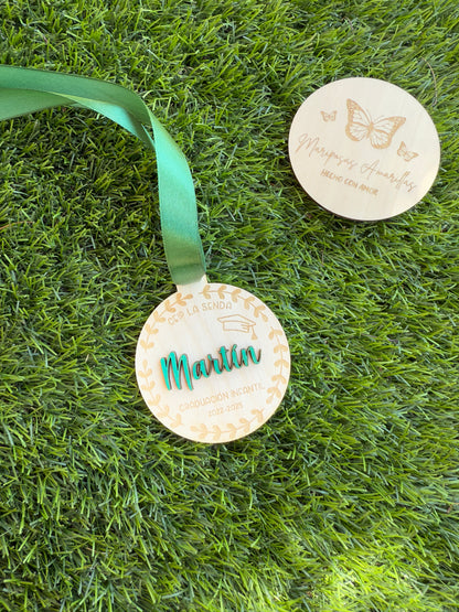 Medalla de Madera Personalizada para Graduación Escolar