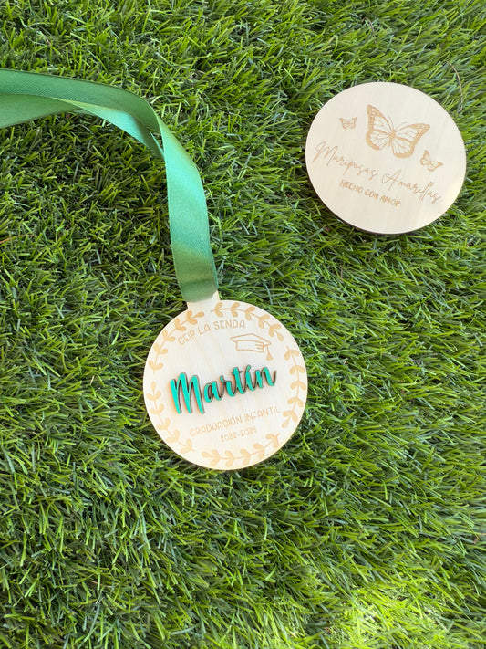 Medalla de Madera Personalizada para Graduación Escolar