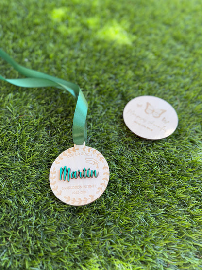 Medalla de Madera Personalizada para Graduación Escolar