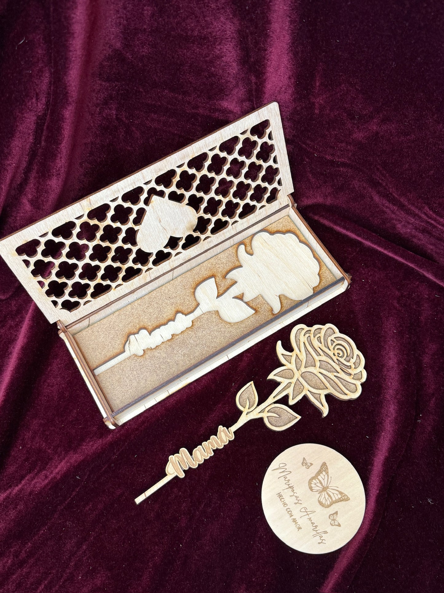 Regalo para mamá personalizado - Rosa de madera con caja